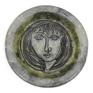 Decorative dish with a woman's face signed Le Tignard – Accolay, France 1970
