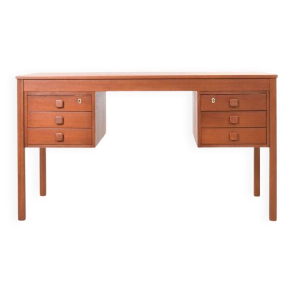Bureau en teck danois des années 1960 de Domino Møbler. — Beyit