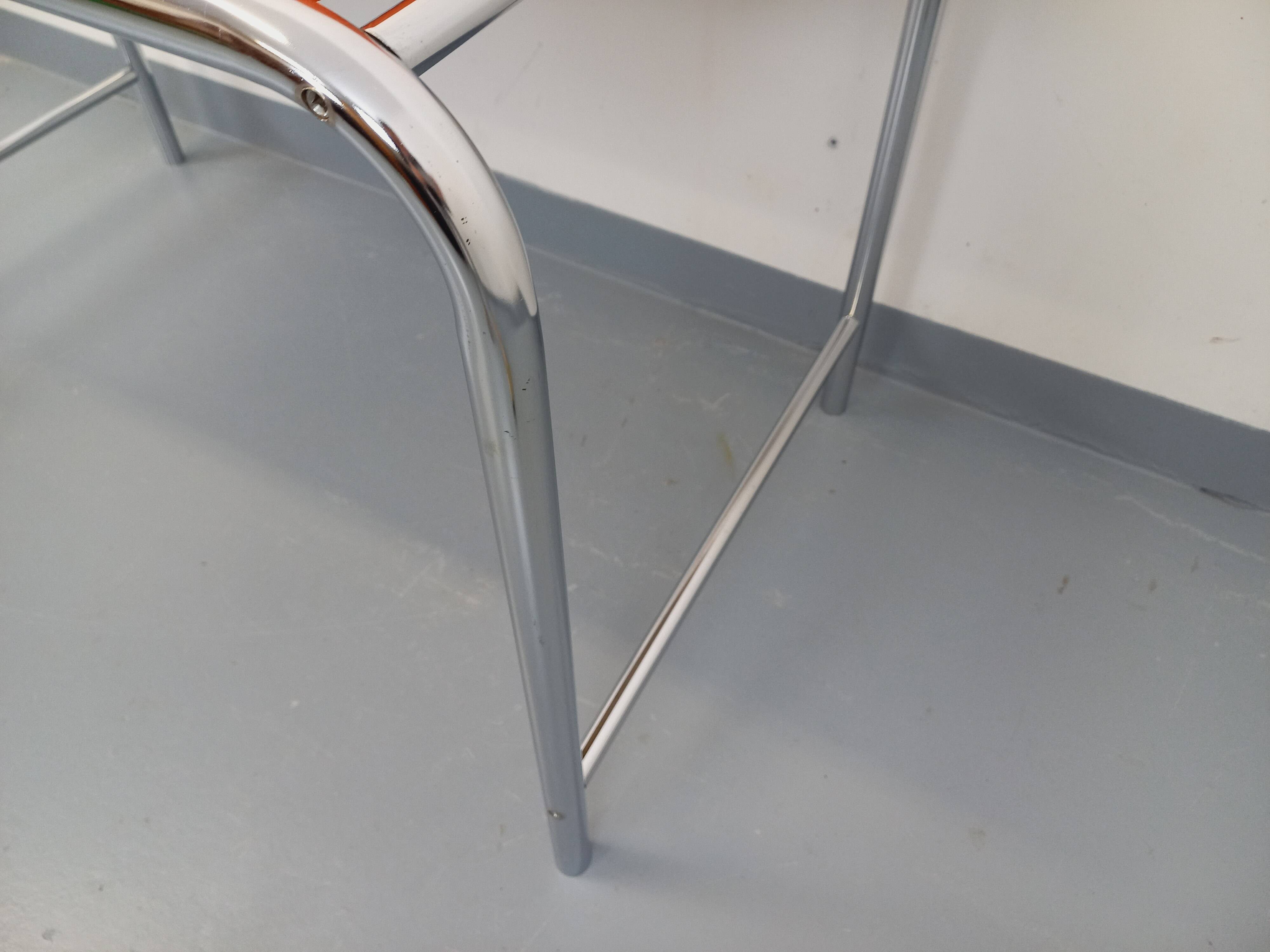 Bureau vintage en skai orange et chrome des années 70