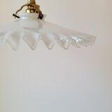 Serrated opaline suspension