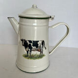 Enamelled sheet metal pourer