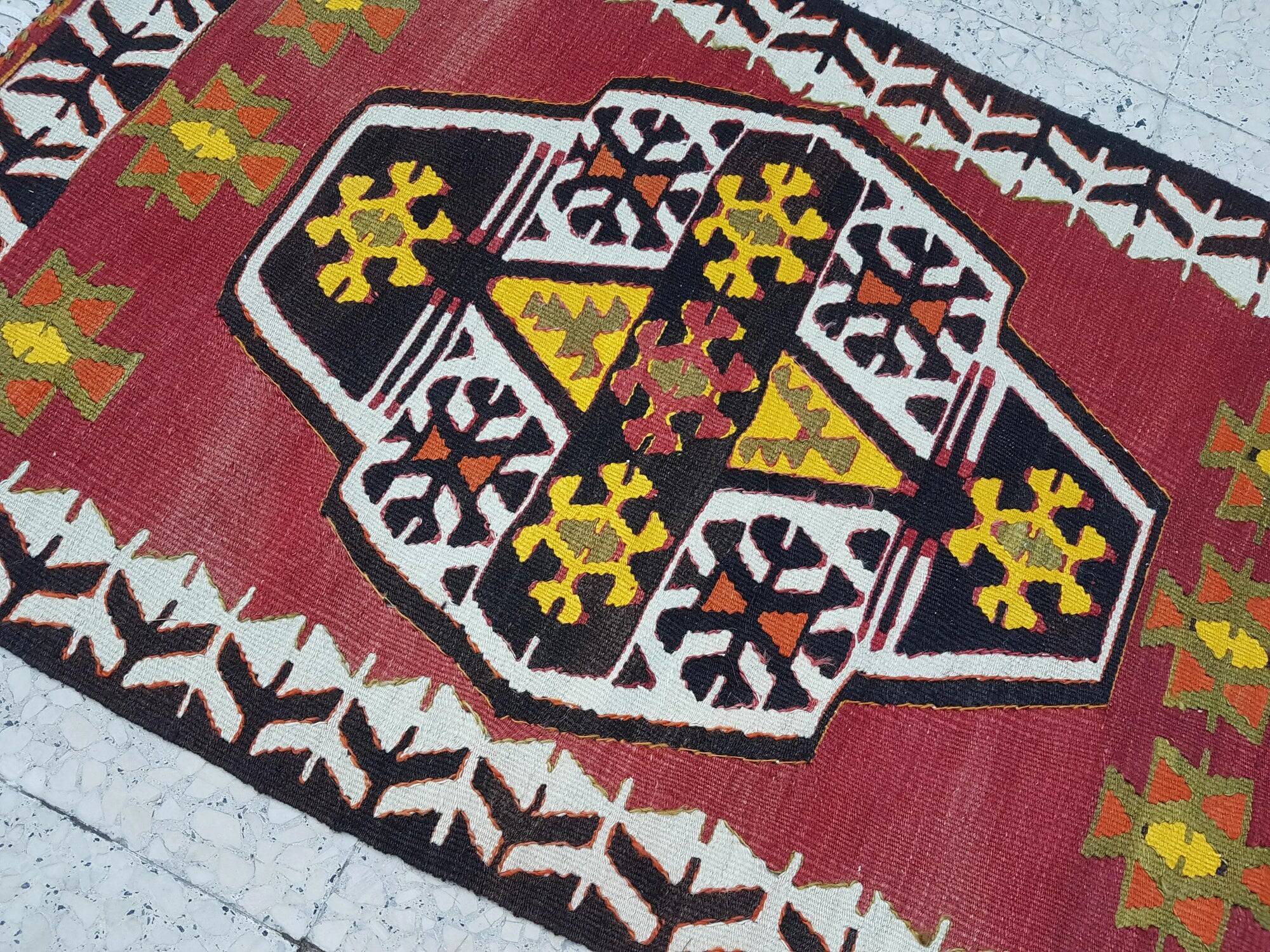 Kilim turc vintage tissé main 79x127 cm