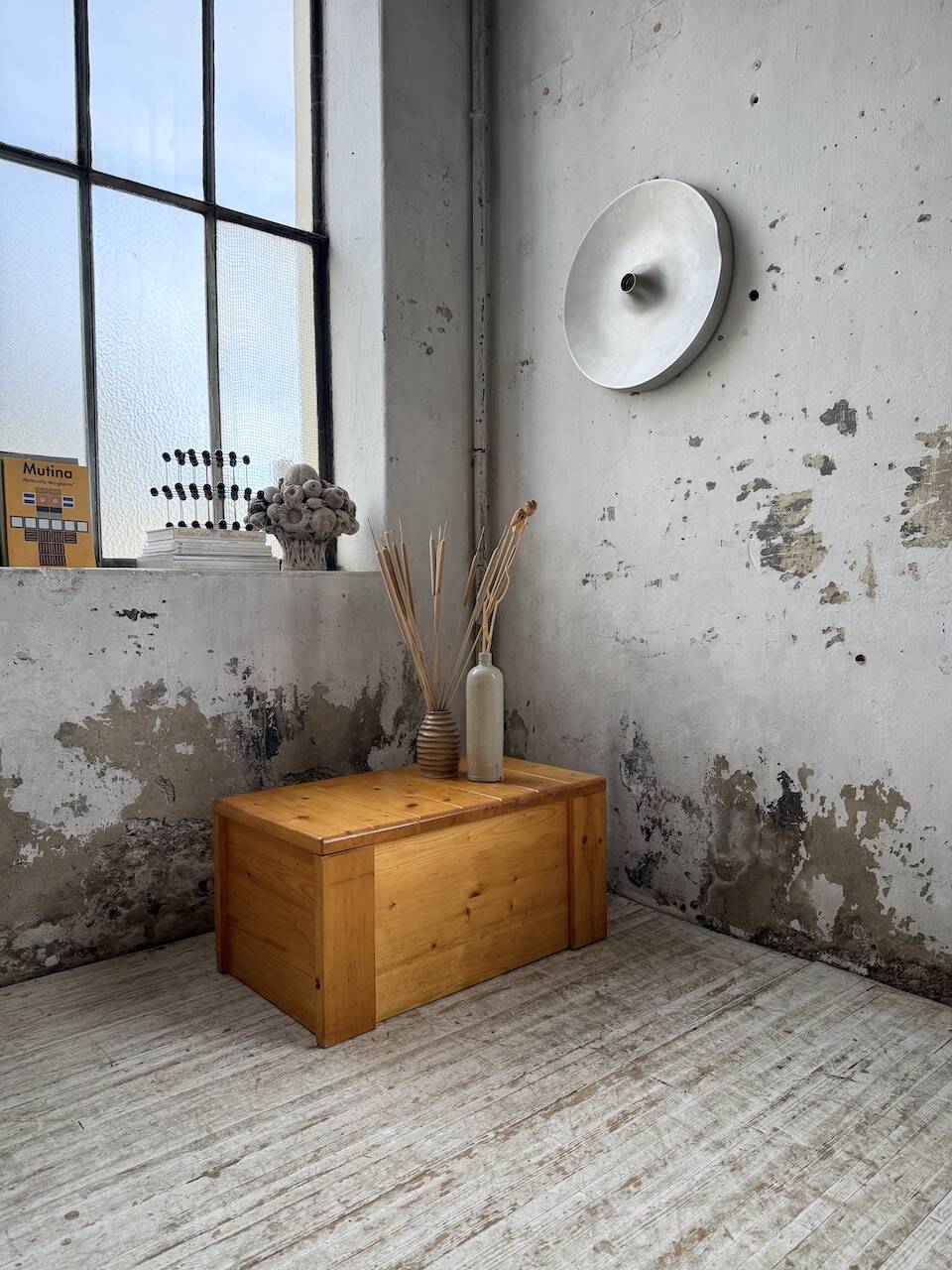 Chest or coffee table Perriand Les Arcs 1800