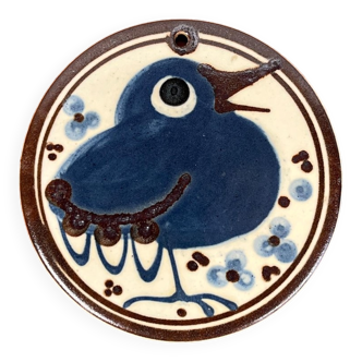 Mid-century Danish studio wall plate in pottery with bird design by Erling & Karin Heerwagen, 1976.