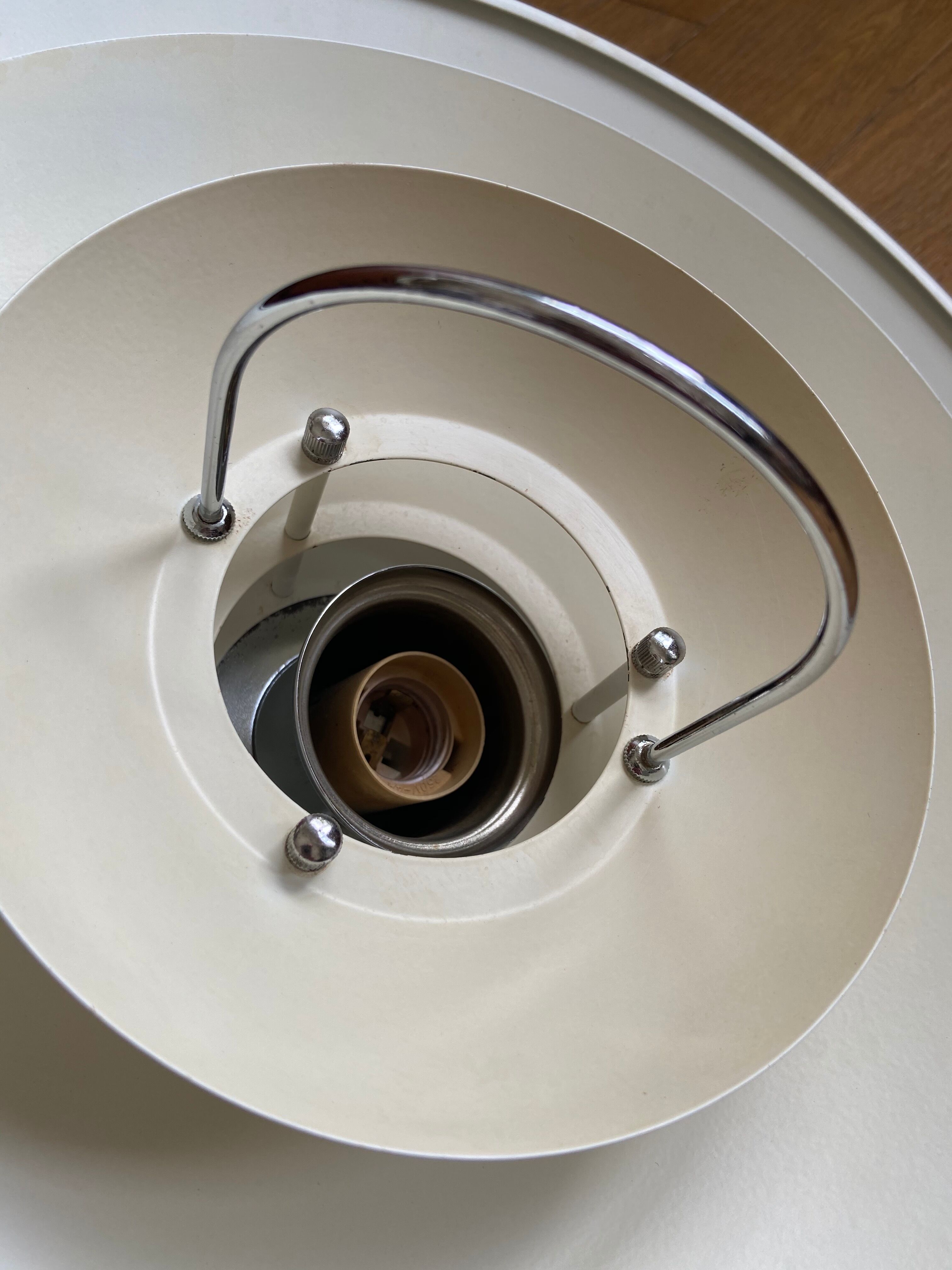 White metal suspension