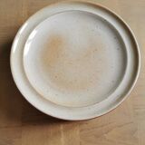 service of 7 vintage plates in Marais sandstone