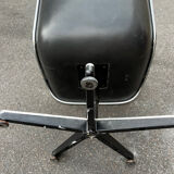 Pollock Armchair, Knoll edition