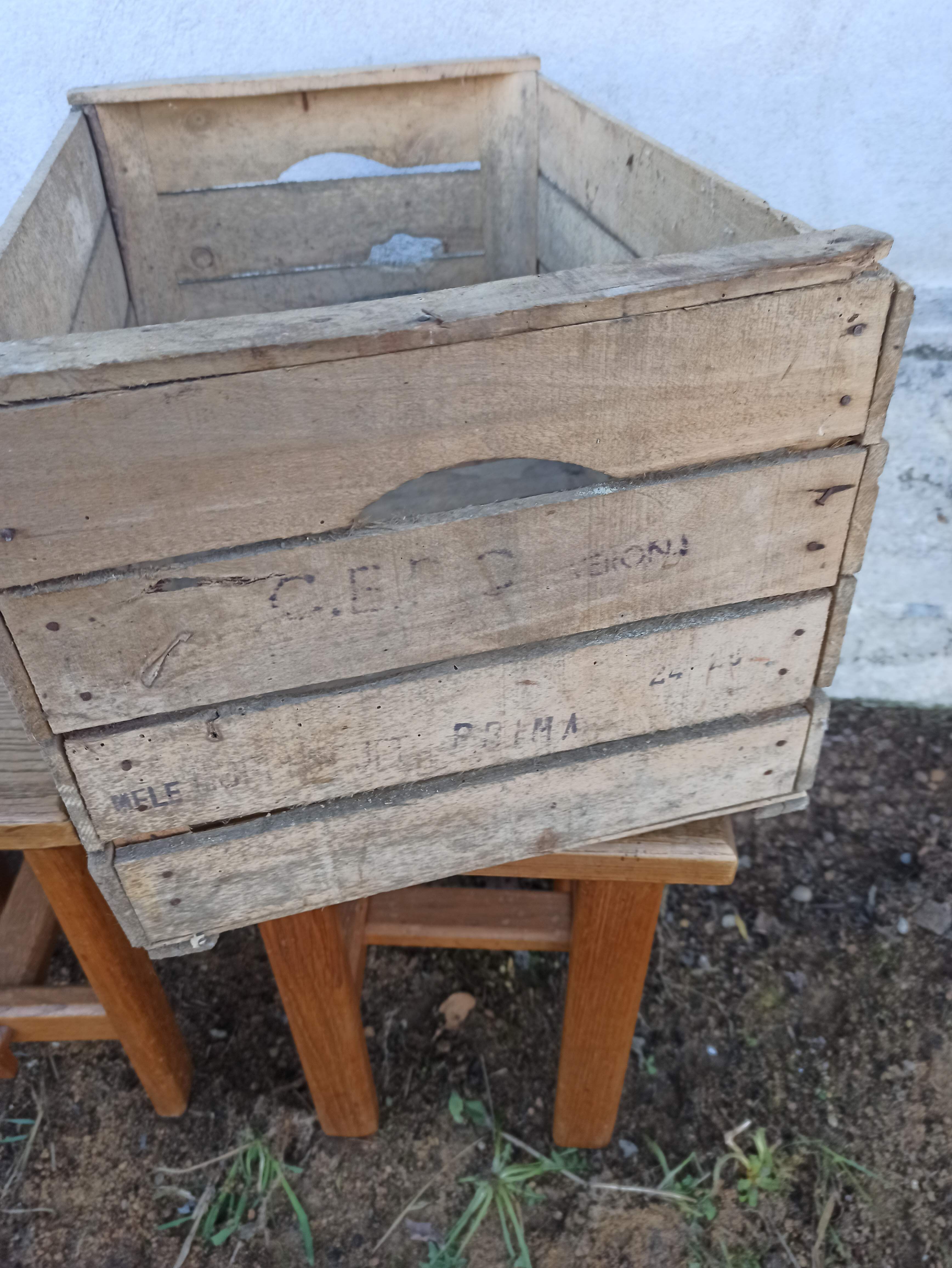 Wooden crate crate