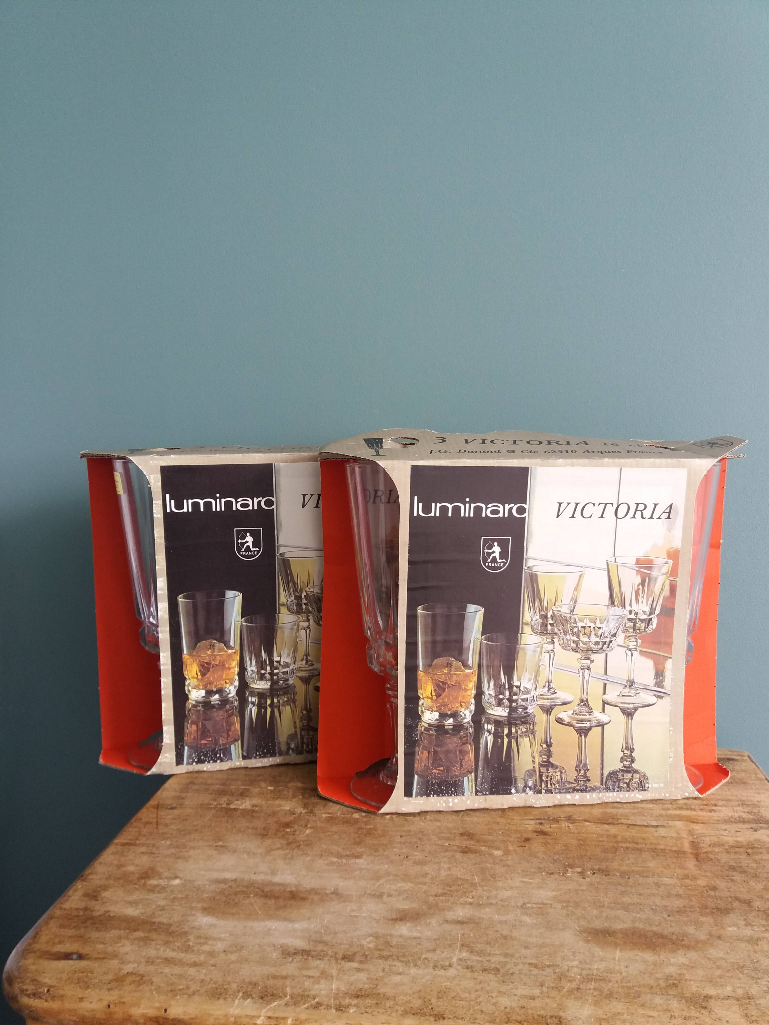 Set of 6 Luminarc champagne flutes from Arques glassworks