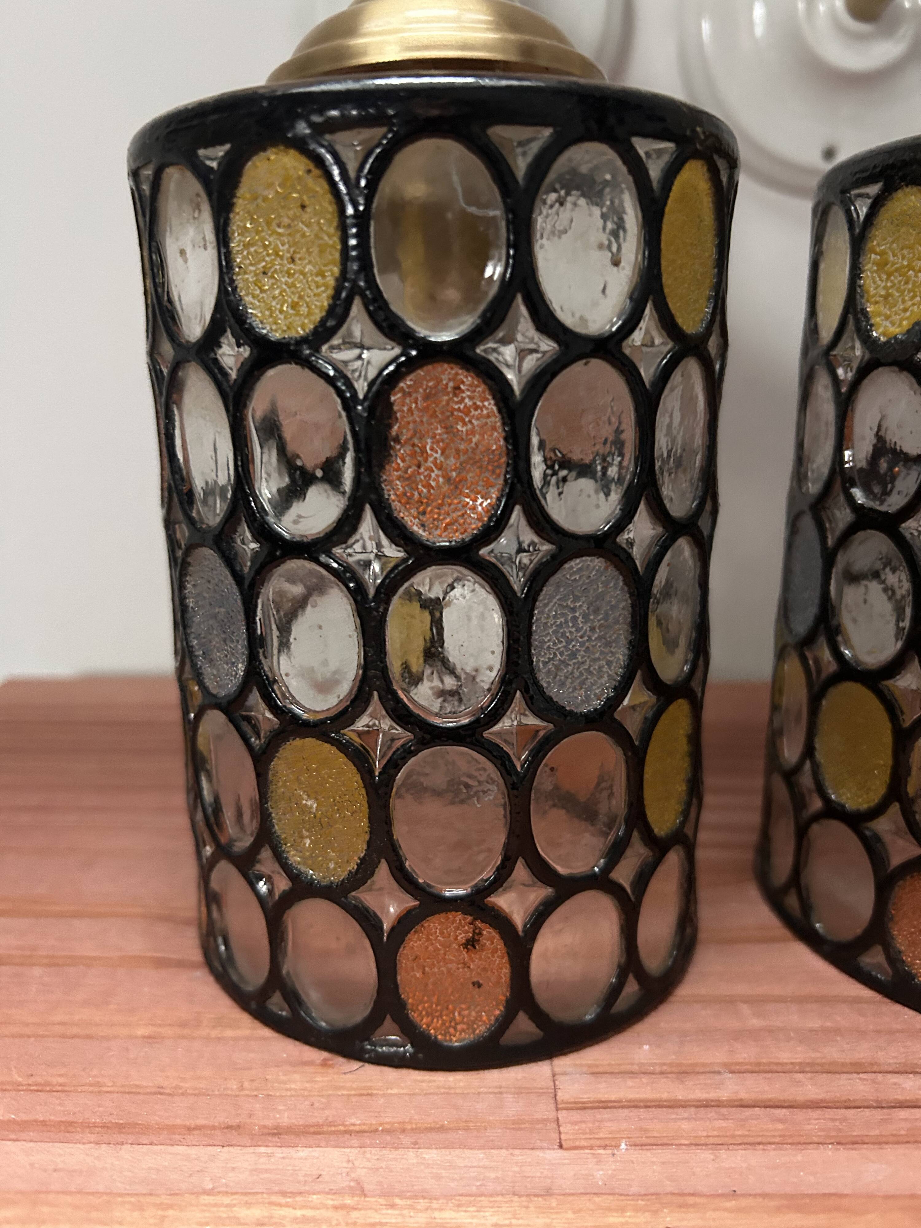 Paire d’appliques murales en verre vitrail