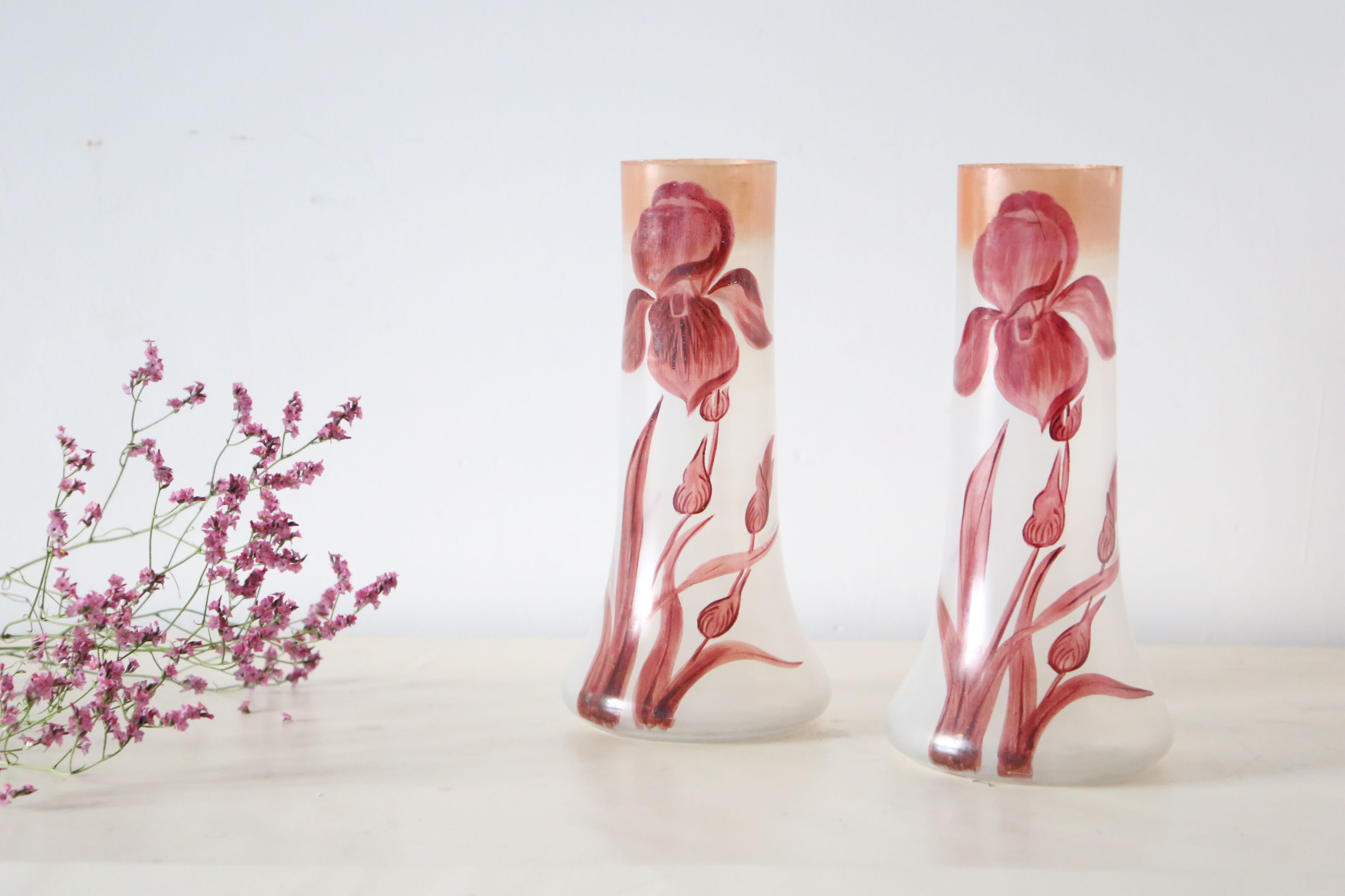 Pair of glass pastry vases, Iris decorations from the Nancy School, vintage Copy