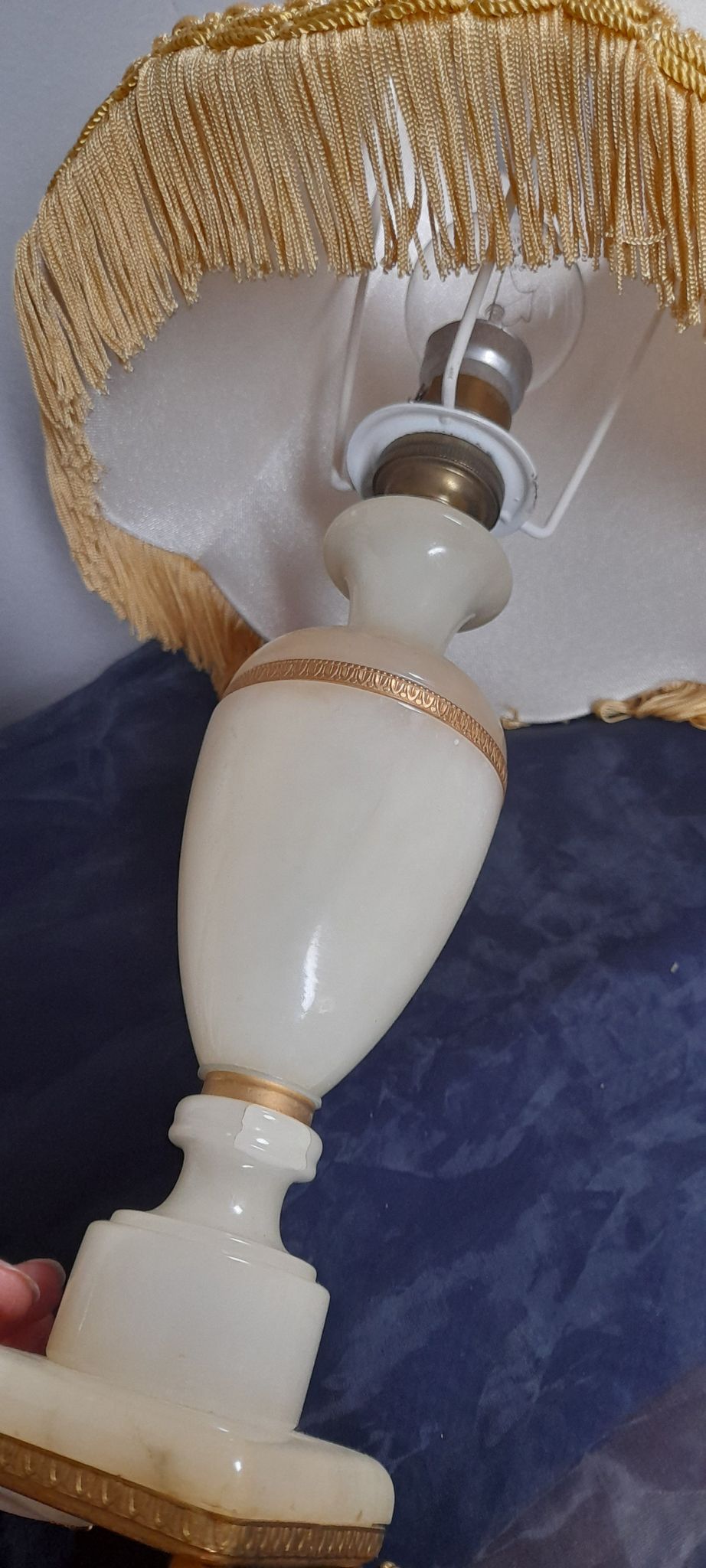 Table lamp, yellow marble and brass foot, silk pagoda lampshade, doubled, vintage, ht 40 cm