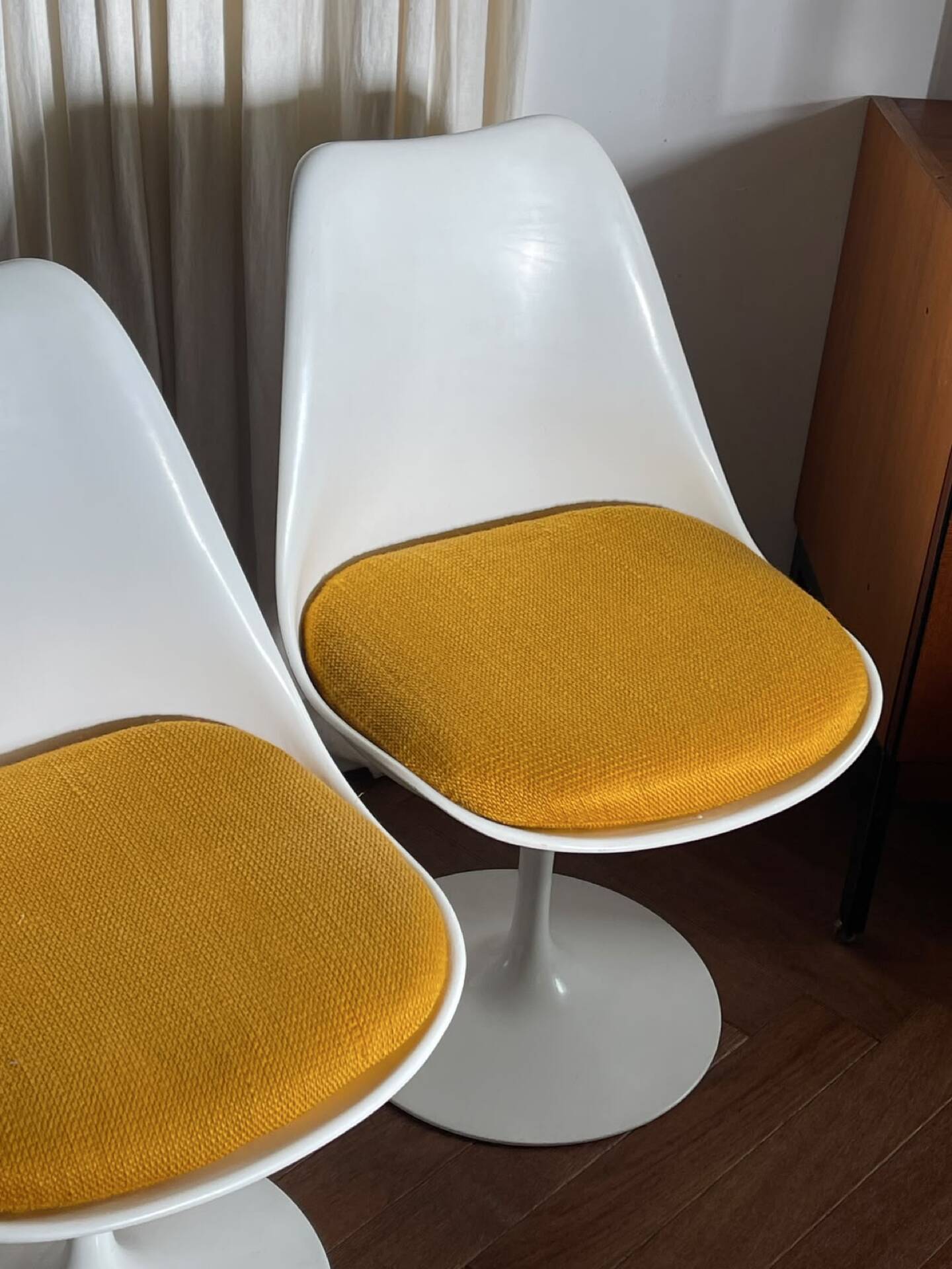 Tulip Knoll Table Saarinen + 4 chairs – Vintage design – Calacatta marble