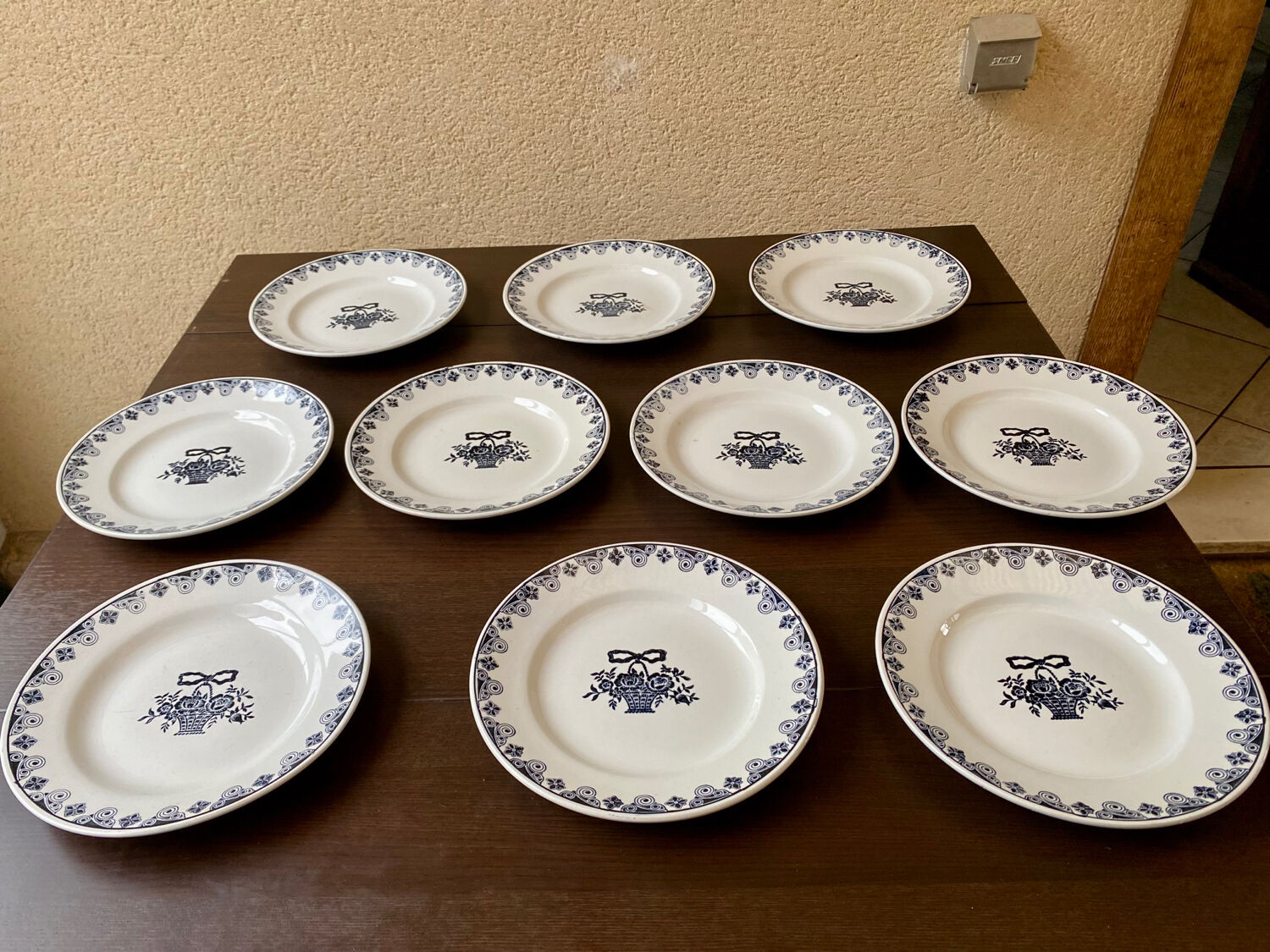 Service of 10 flat ceramic plates St Amand Marie-Rose vintage 20s/30s