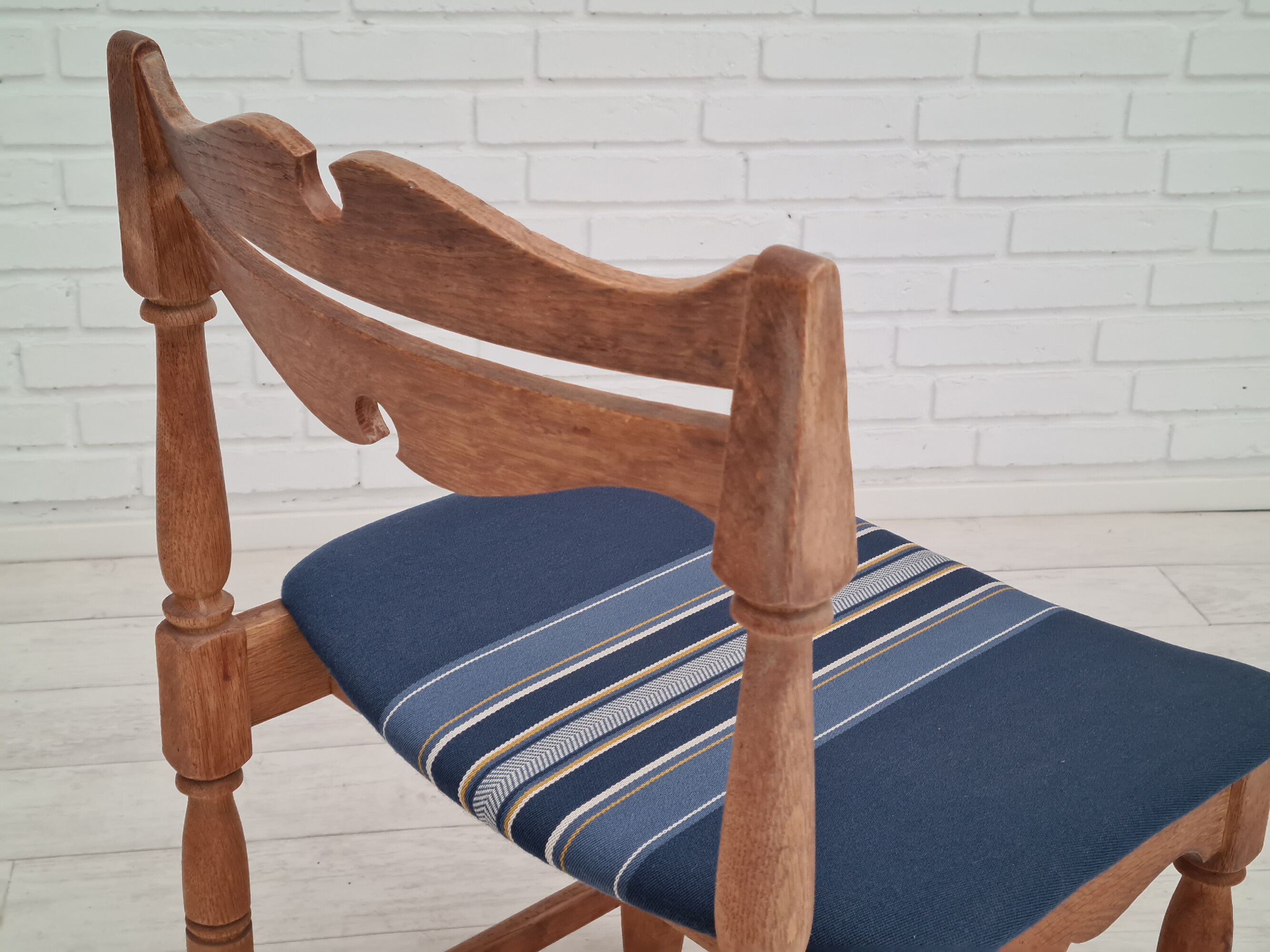 5 chairs in oak wood 1960