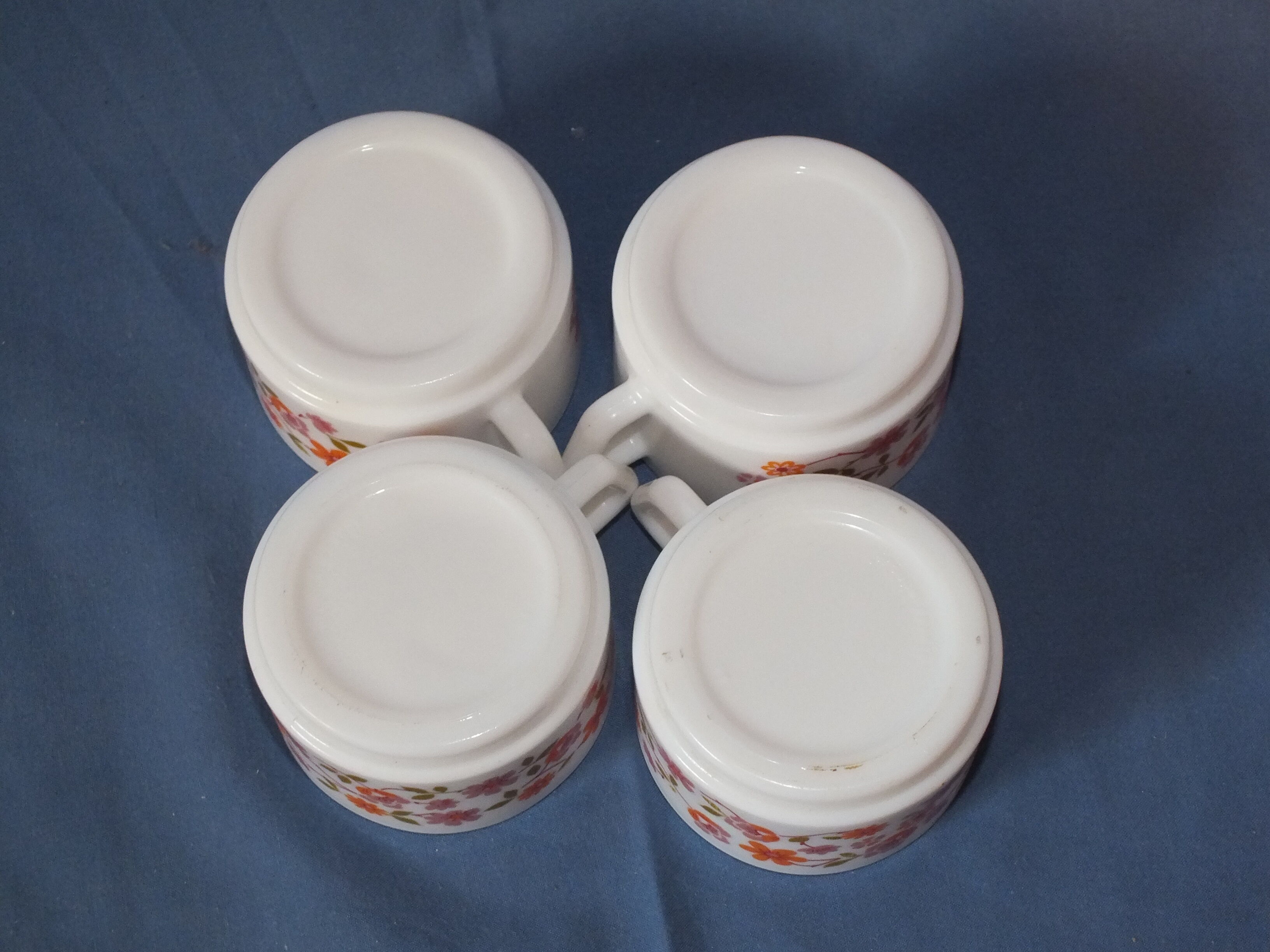 4 coffee cups Arcopal, 1970 Scania flowers