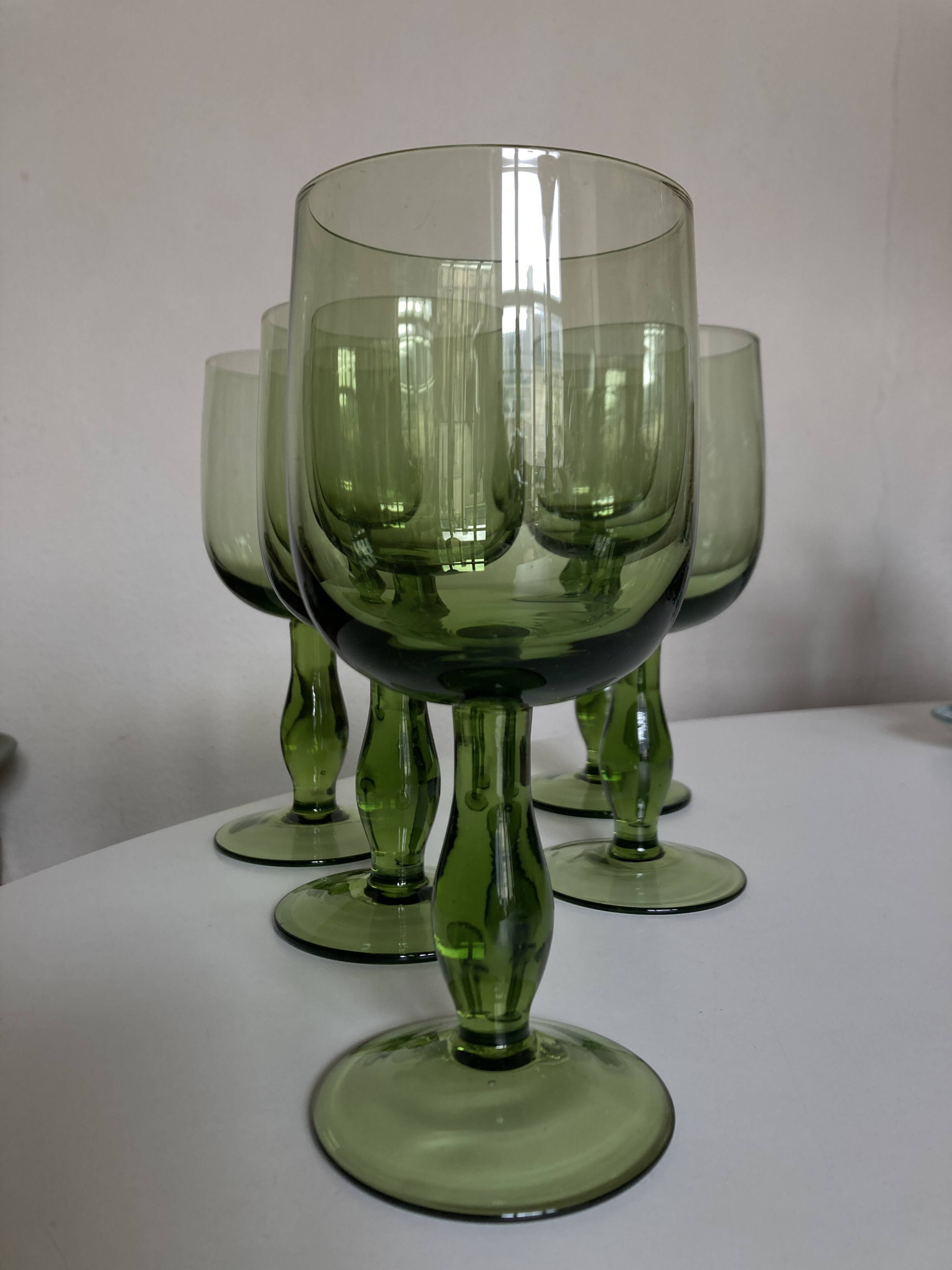Set of 5 XL tulip-shaped blown rosemary green glasses