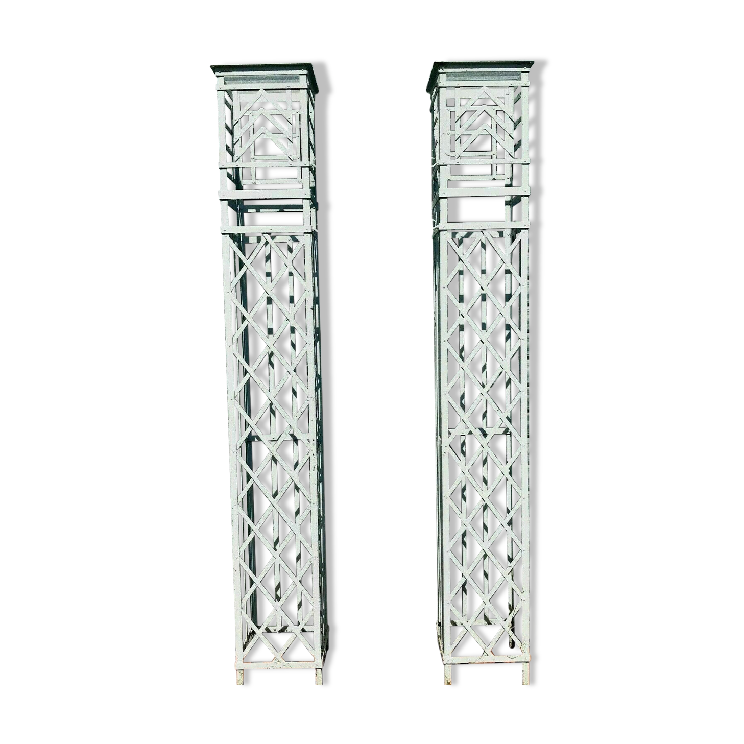 Pair of garden portico columns in wrought iron XX century