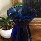 Lampe à pétrole en verre bleu cobalt et laiton estampillé "Sail Boat Brand"