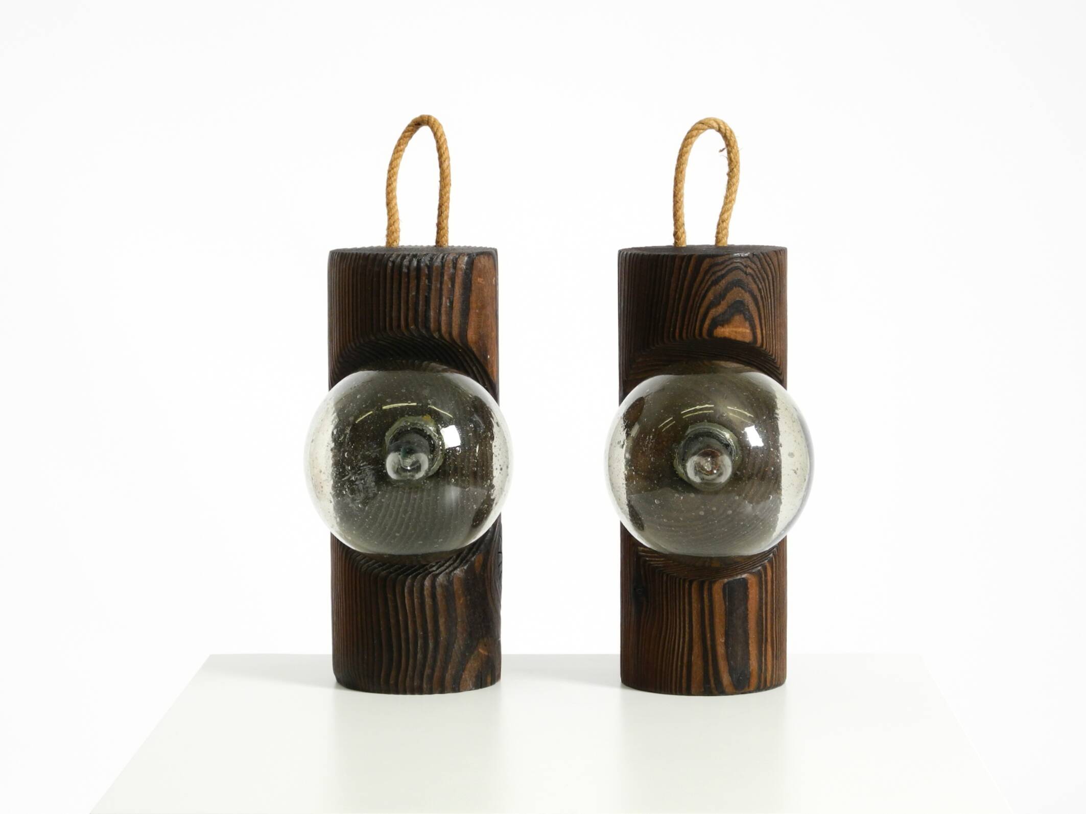 Pair of rare 1960s Temde table and wall lamps made of solid pine