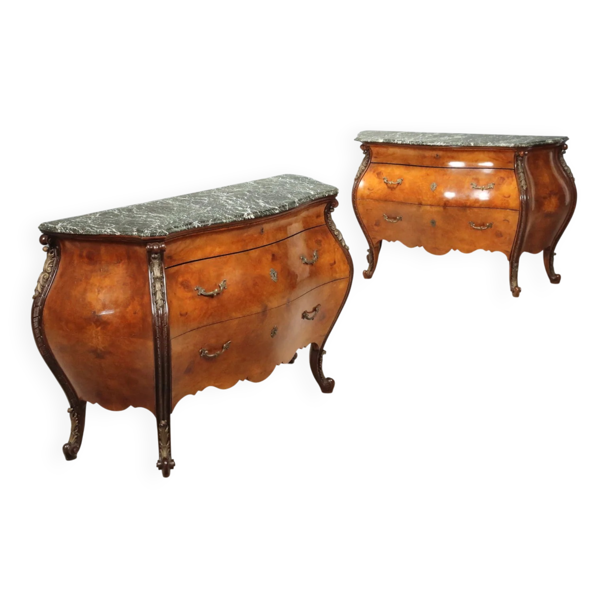 Paire de commodes anciennes style baroque en noyer XIXe siècle