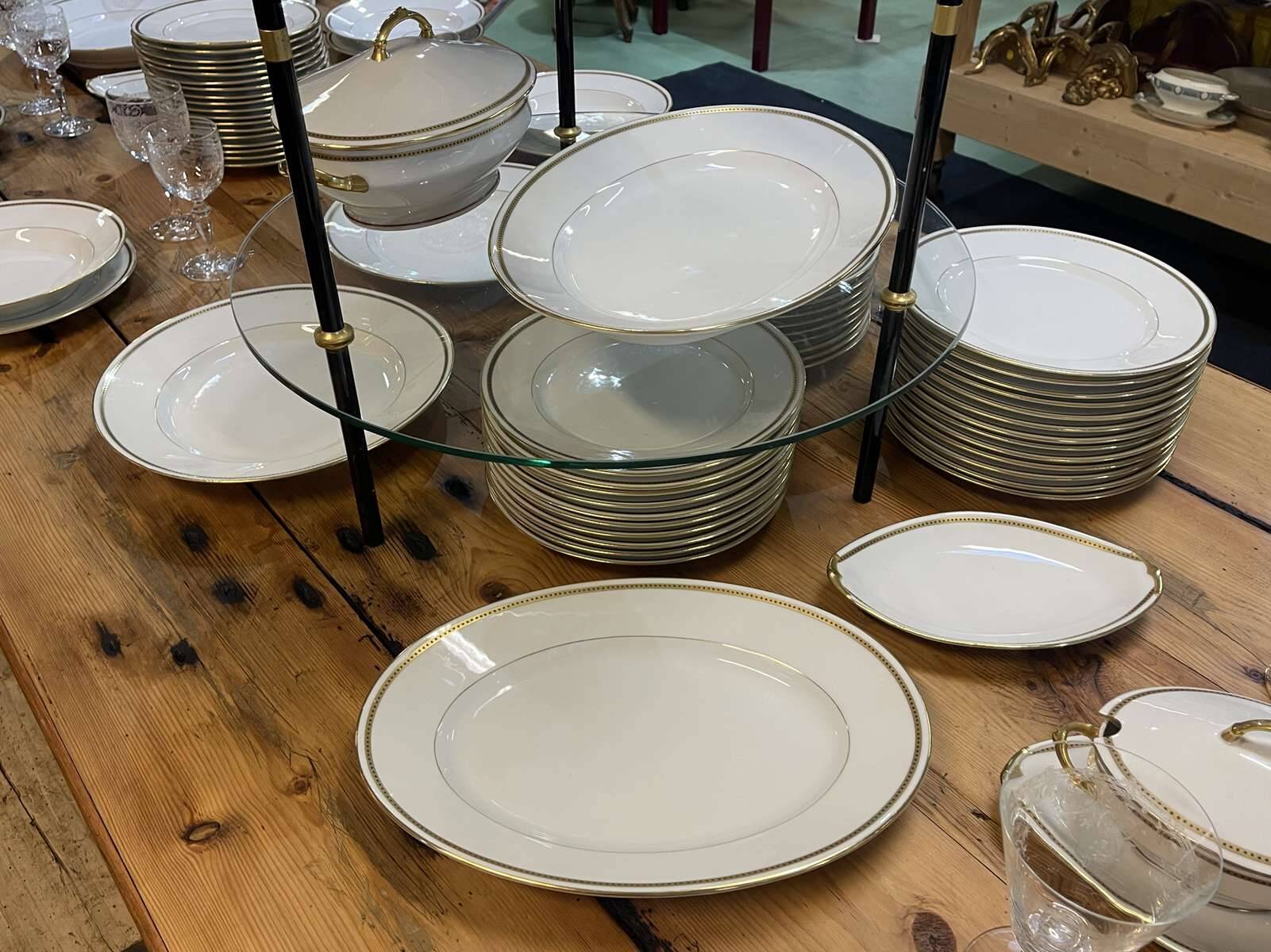 Service en porcelaine de Limoges - 107 pièces - années 1960