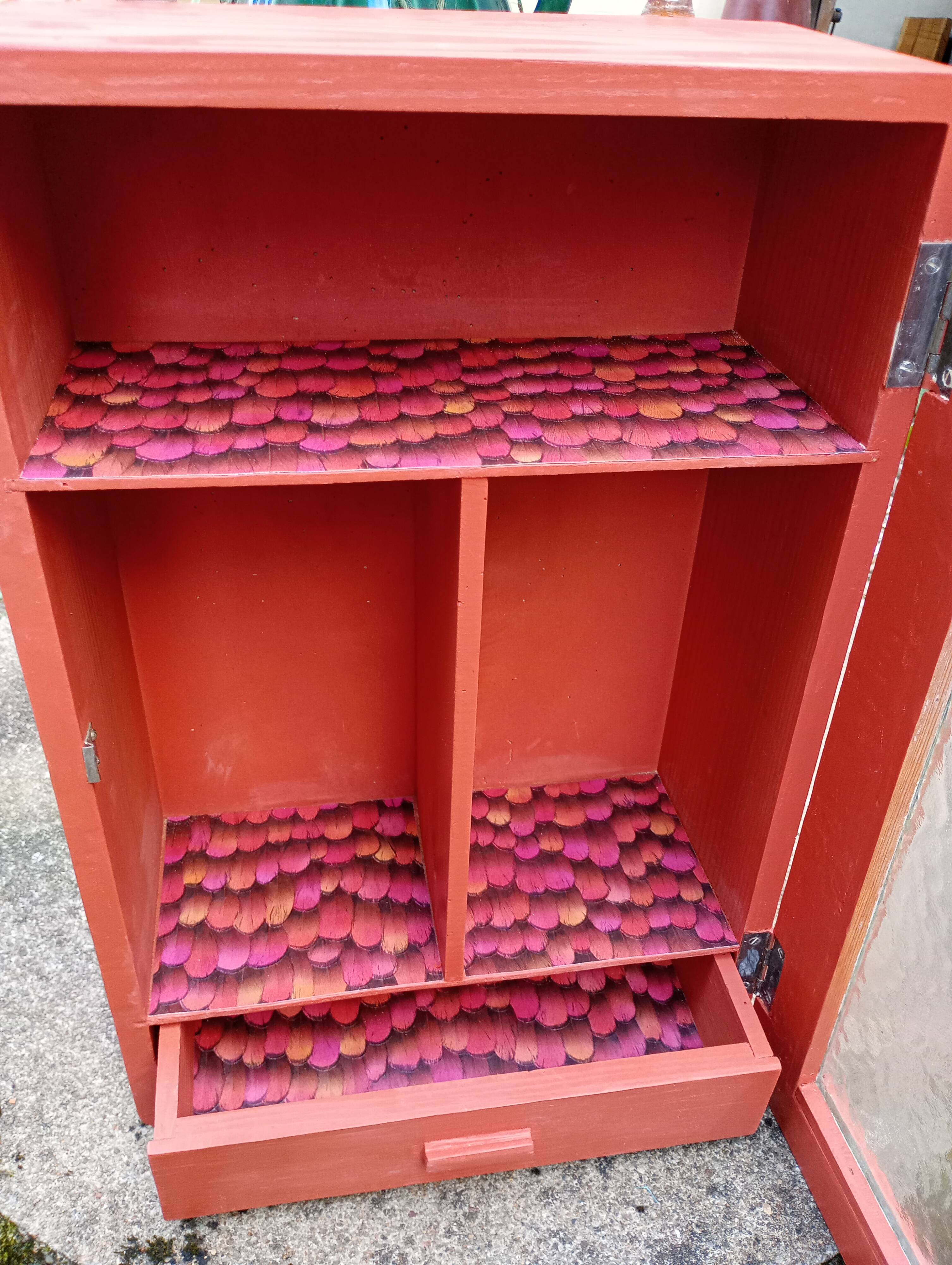 Small bathroom cabinet