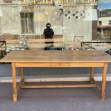 Farm table