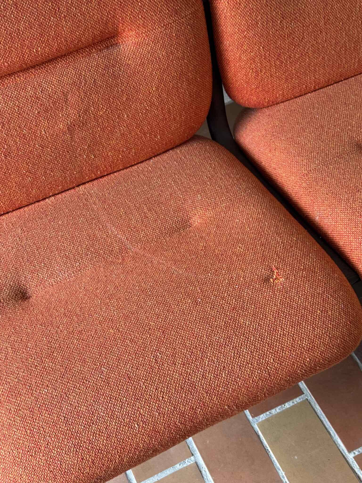 Strafor 3-seater bench, orange upholstery and sled base, 1970s.