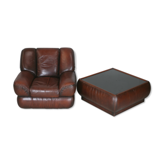 Leather armchair and coffee table set, Italy, circa 1970. Space Age