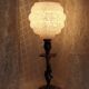 Lampe globe clichy rose et pied métal doré