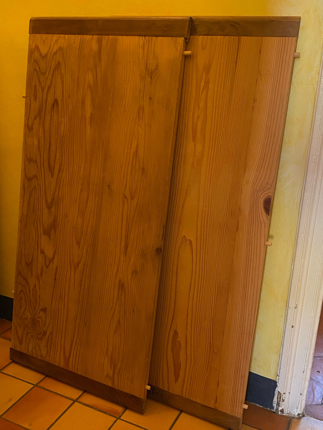 Extendable table from the 1920s/1930s.