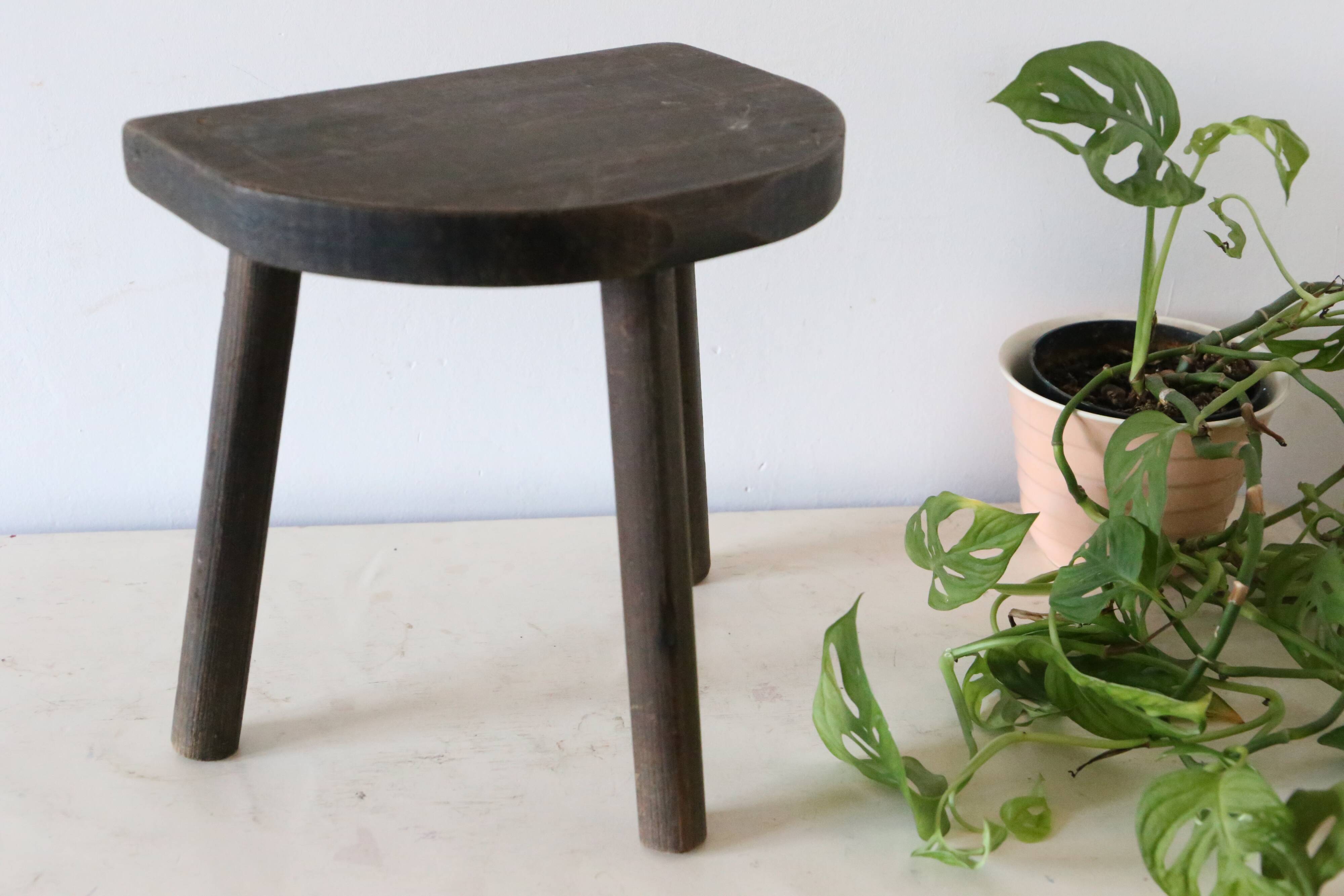 Farm tripod stool, rustic, vintage