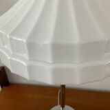 Art Deco lamp in chromed metal and opaline