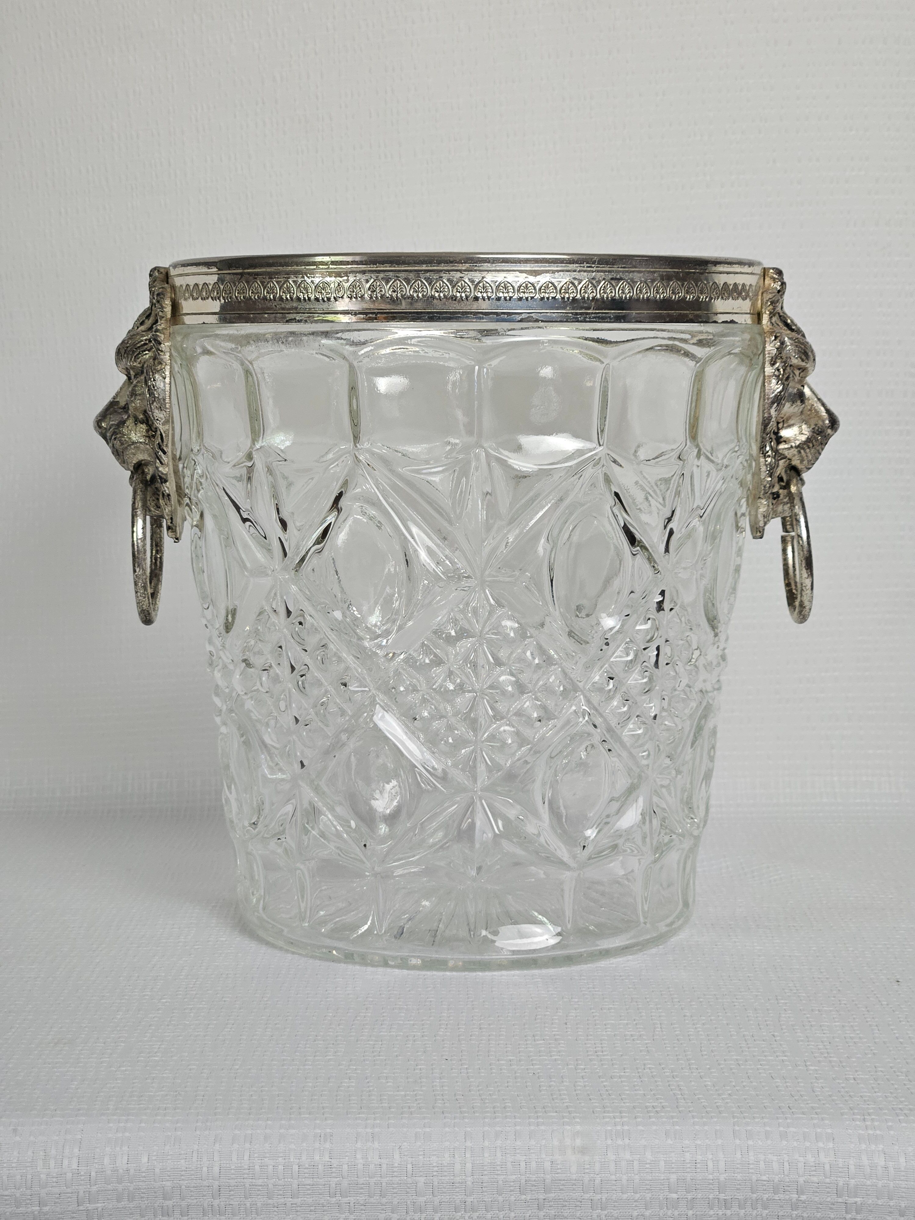 Lion head champagne bucket and its stand 20th century