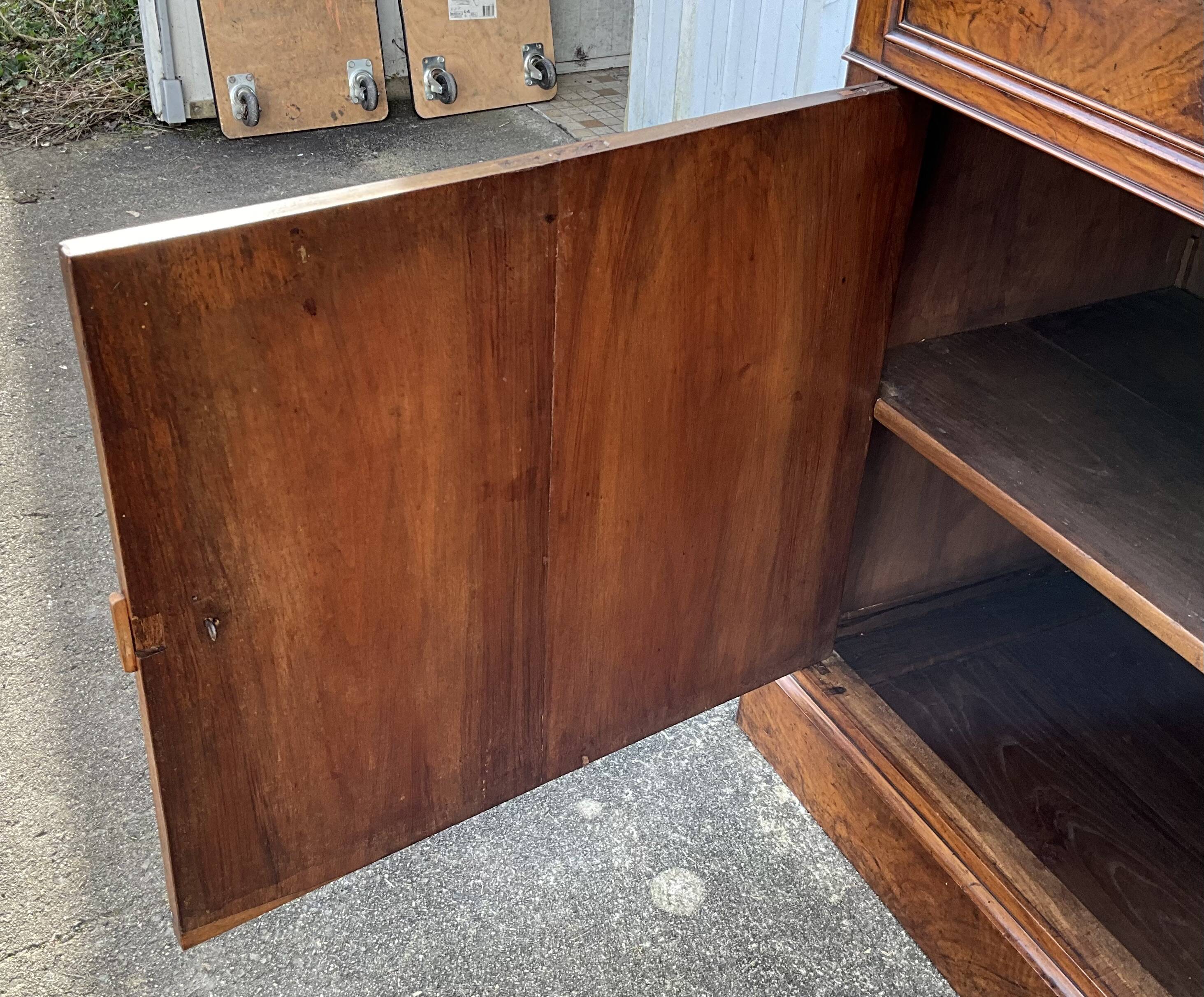 Saint-Hubert Sideboard in Burr Walnut, Late 19th Century