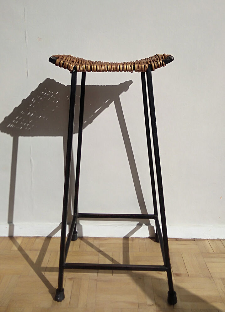 Tabouret haut en fer forgé et rotin, années 1950