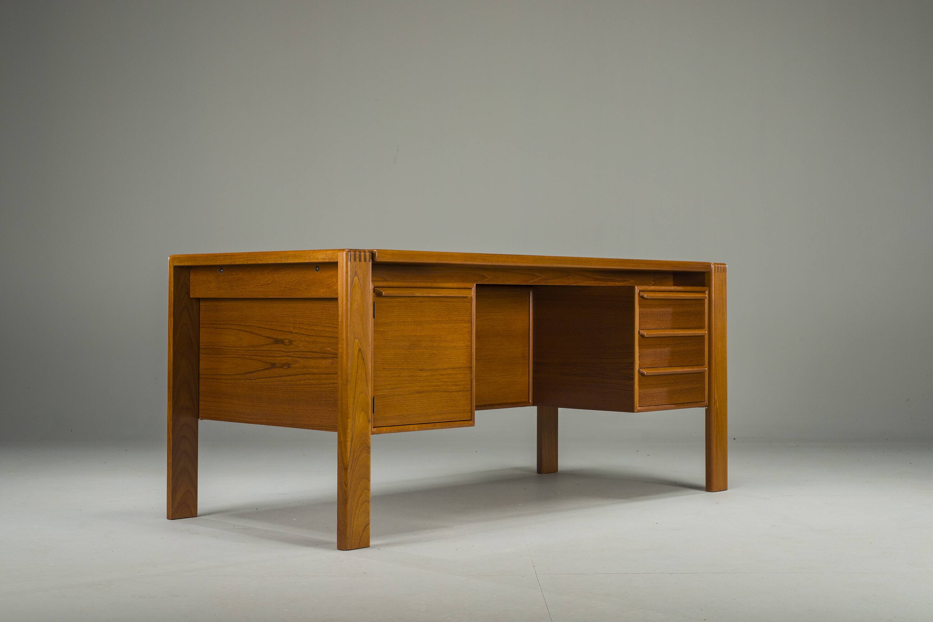 Mid-Century Teak Freestanding Desk from Gv Møbler, 1960s