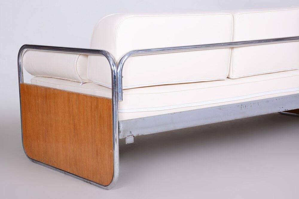 Bauhaus Tubular Sofa in Oak, Chrome-Plated Steel & High Quality Leather attributed to Hynek Gottwald, Czech, 1930s