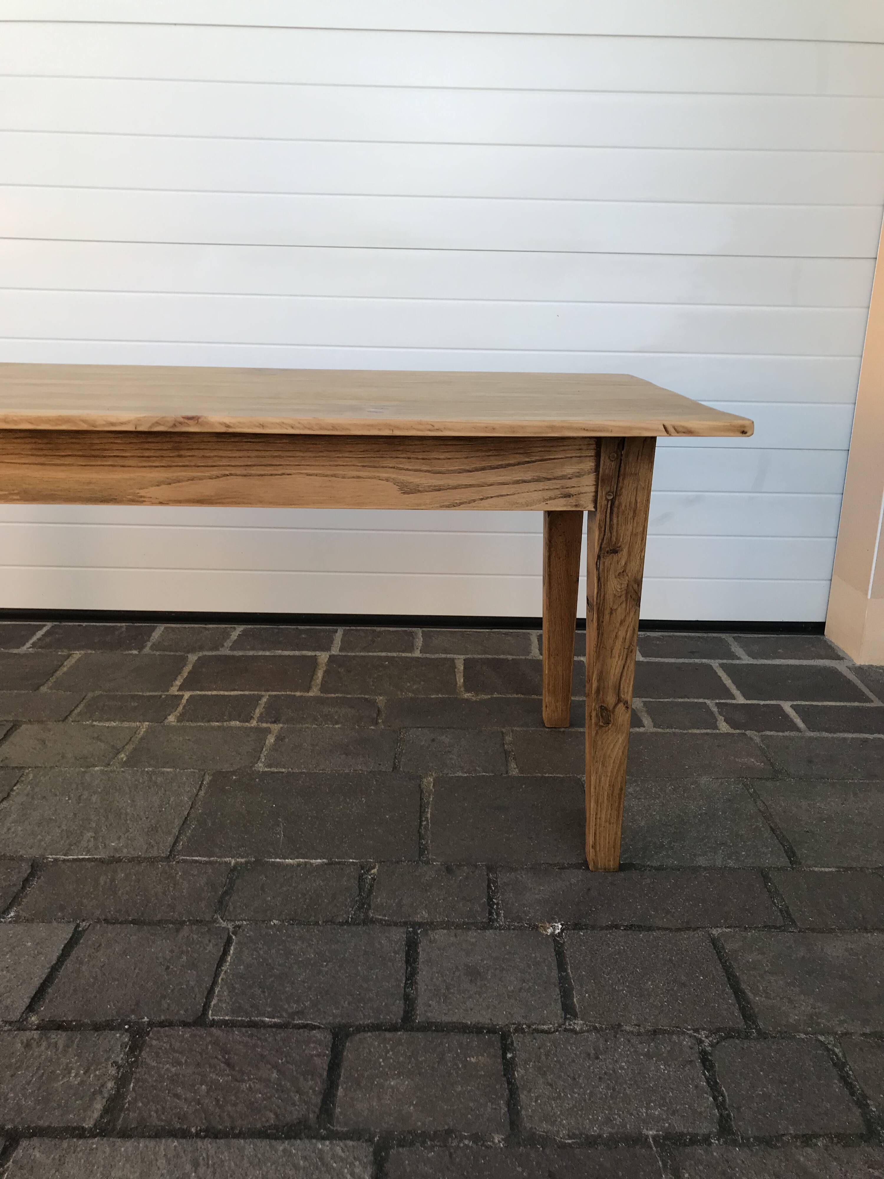 Farm table