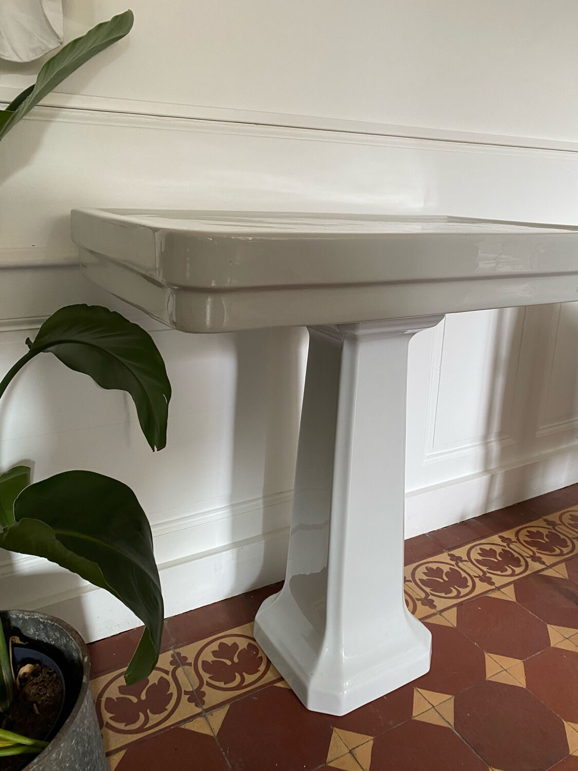 Toilet table