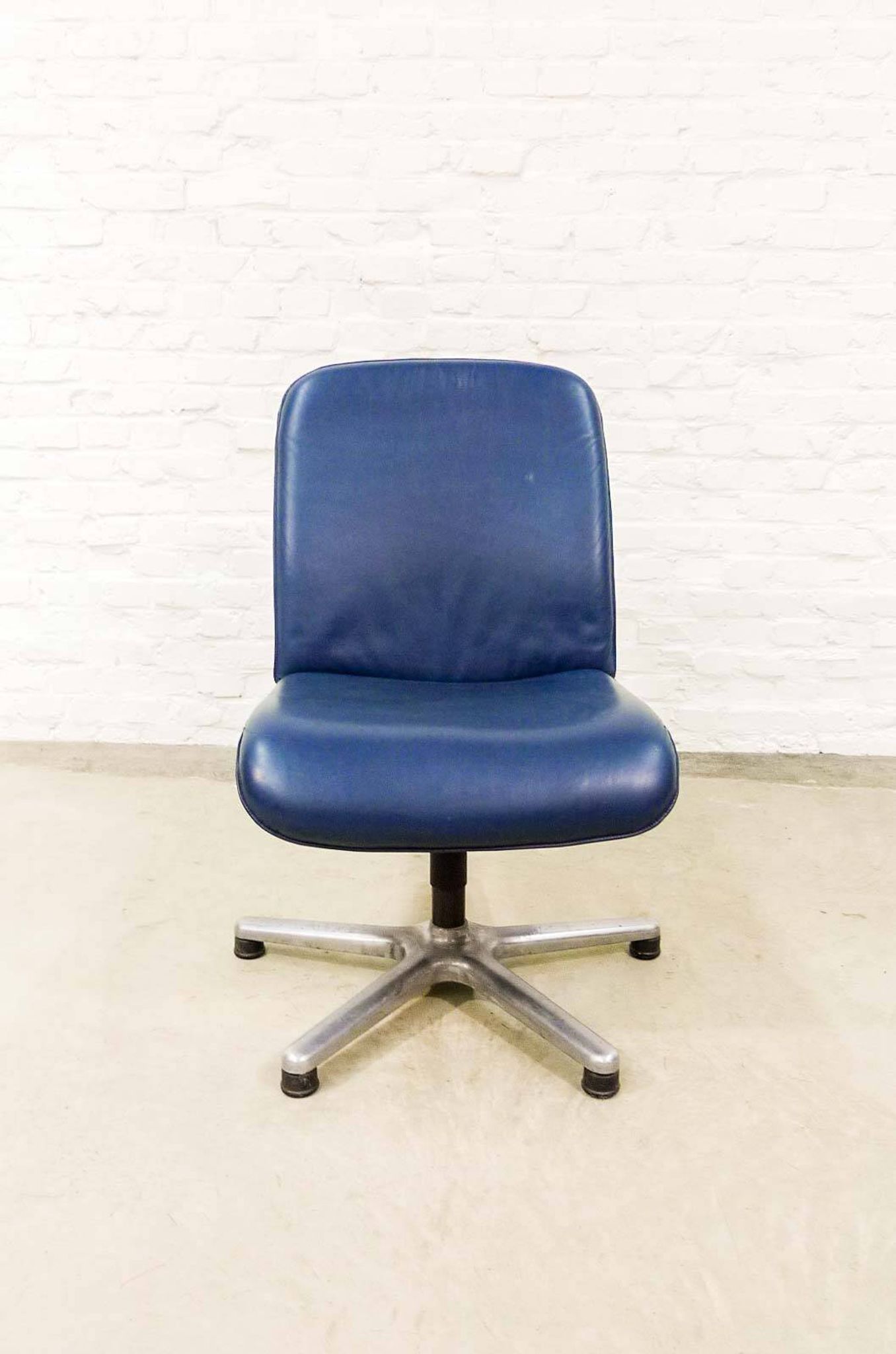 Sitag Ocean Blue Leather Executive Desk Chair. Switzerland, 1970s
