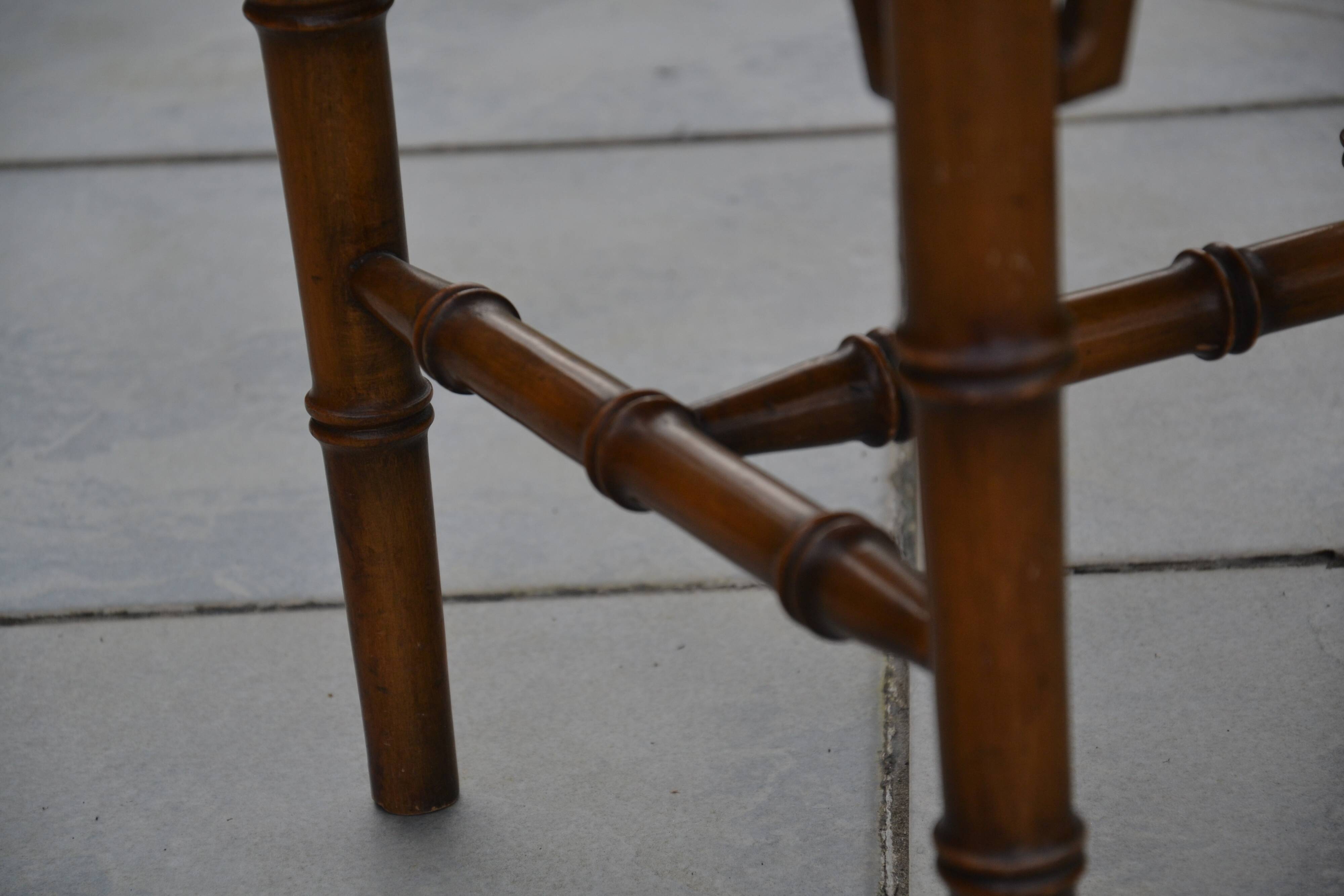 Piano stool/bamboo effect wooden footrest