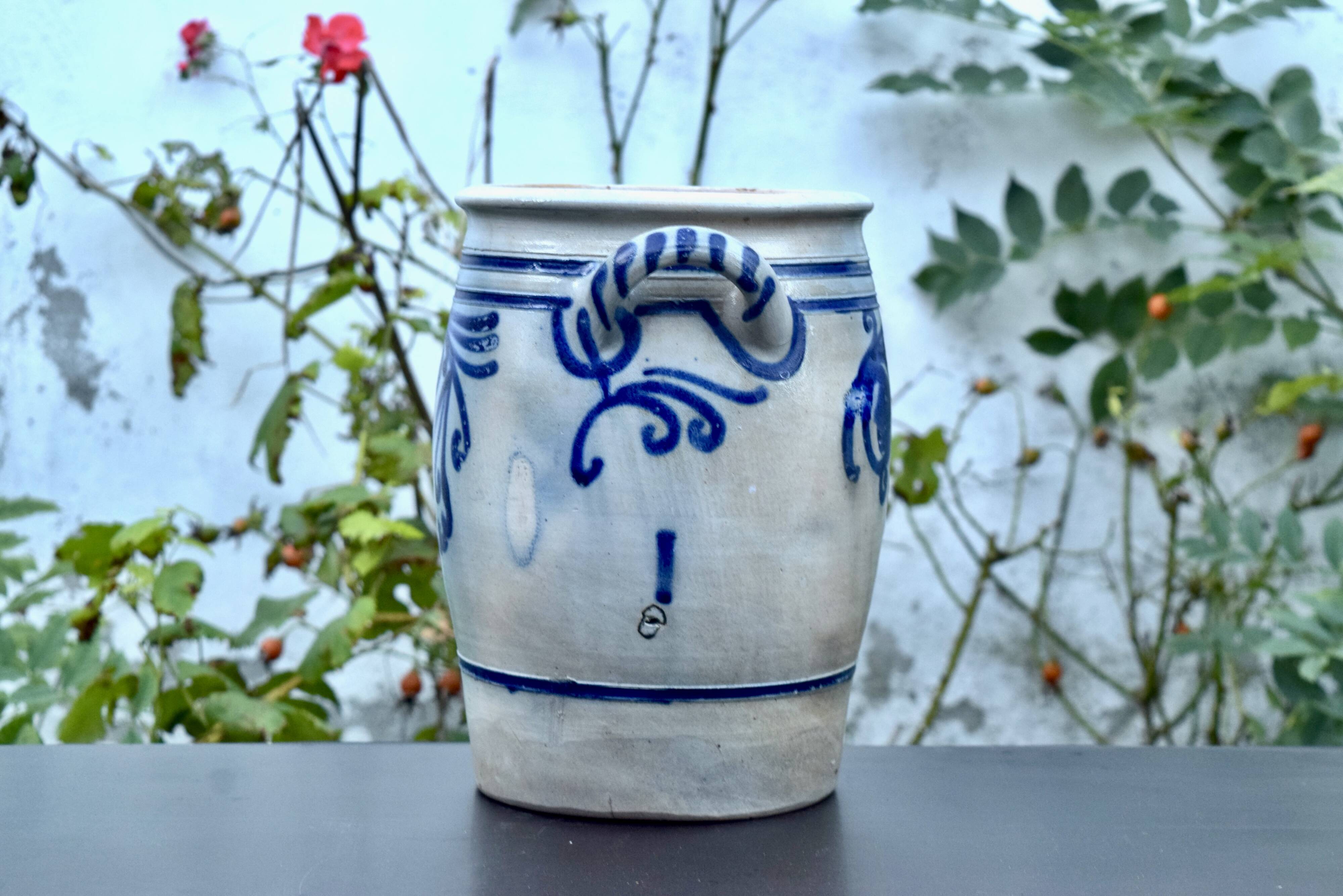 Old Alsatian sandstone jar - 26 cm