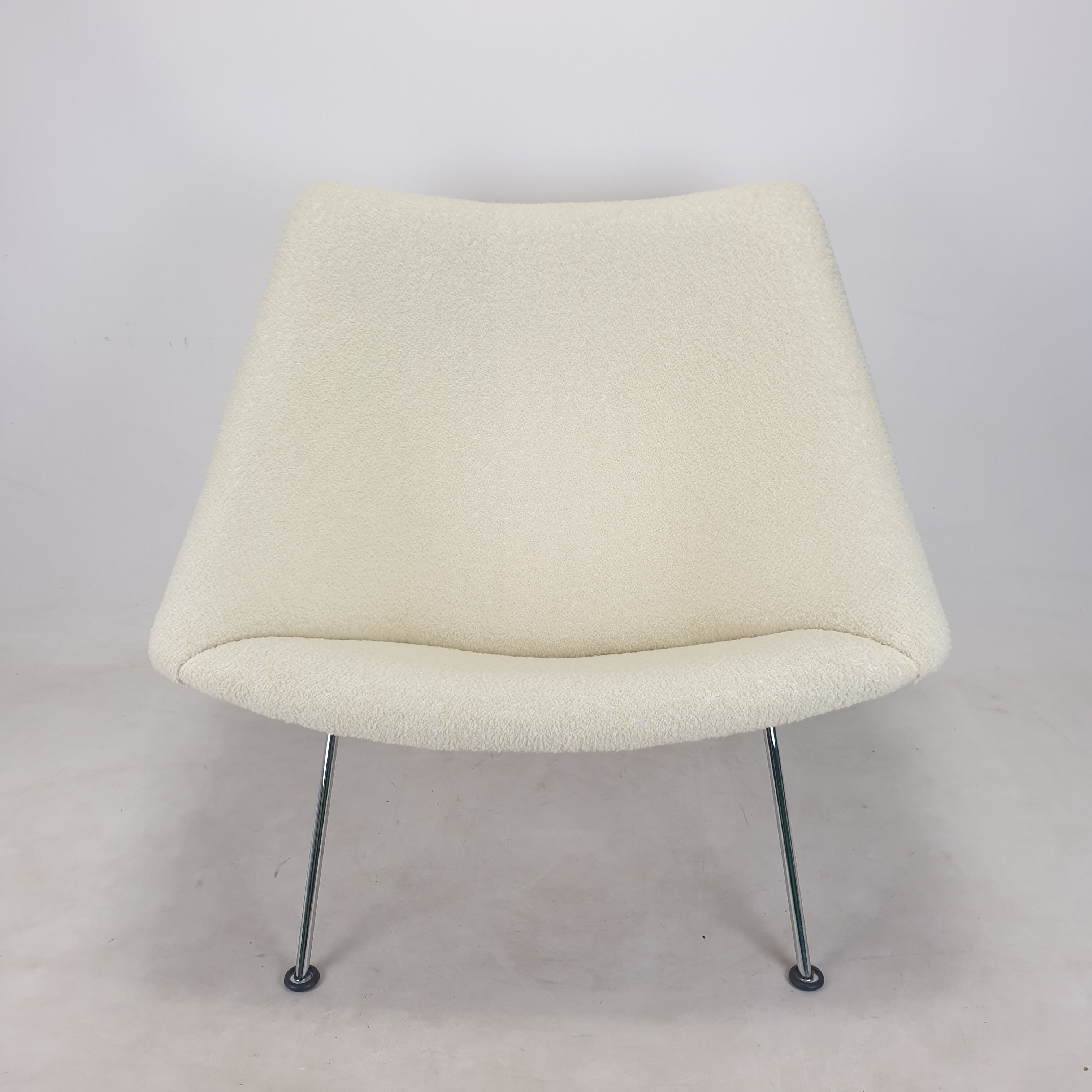 Oyster chairs by Pierre Paulin for Artifort, 1980's