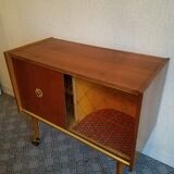 Furniture bar with wheels