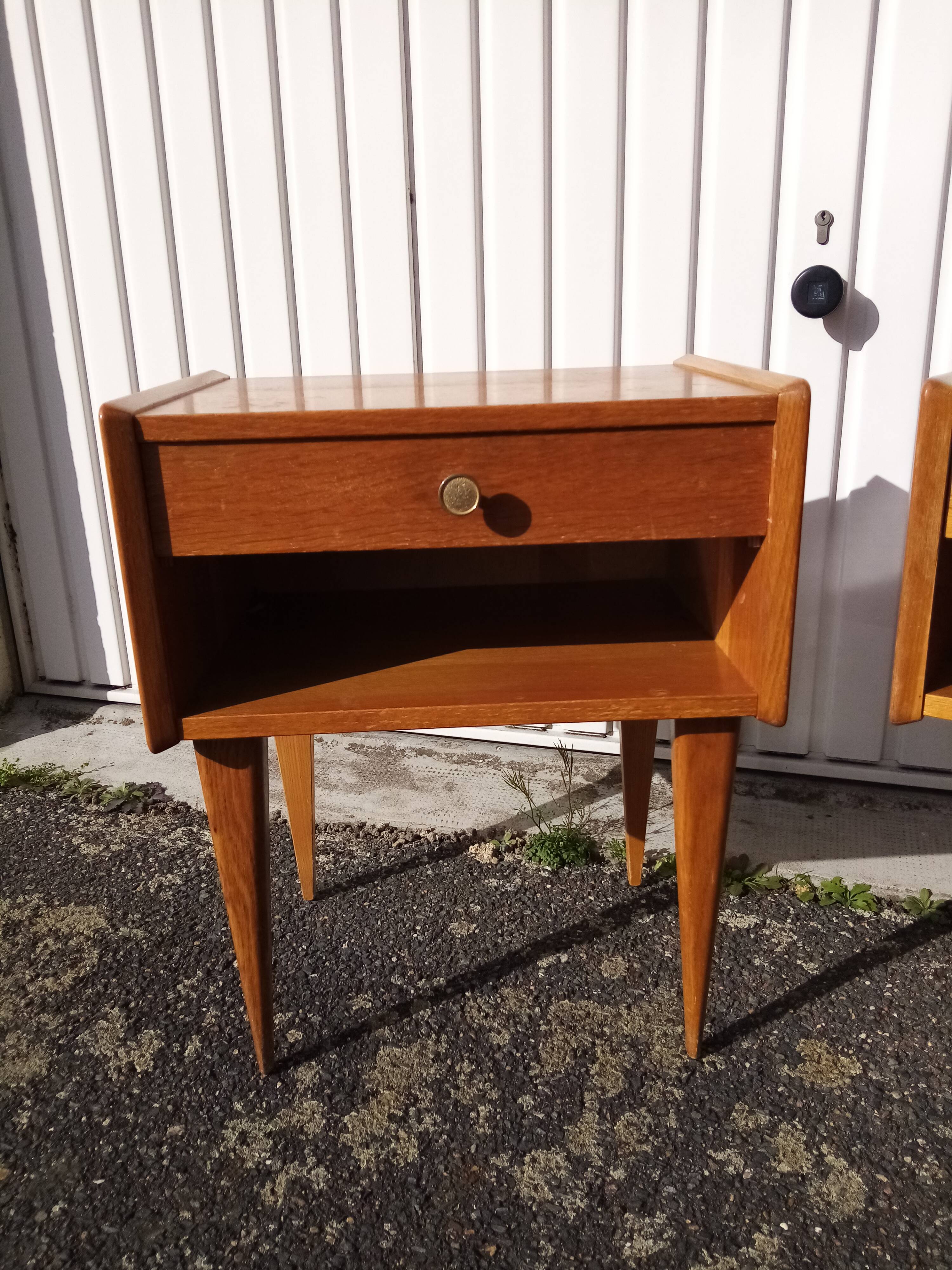 Paire de tables de chevet