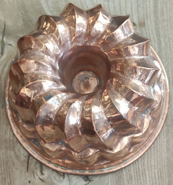 Ancien moule à gâteau en cuivre