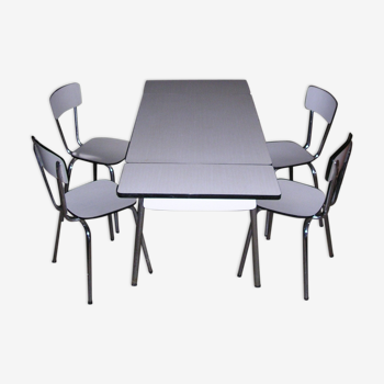 Table in formica and its 4 chairs