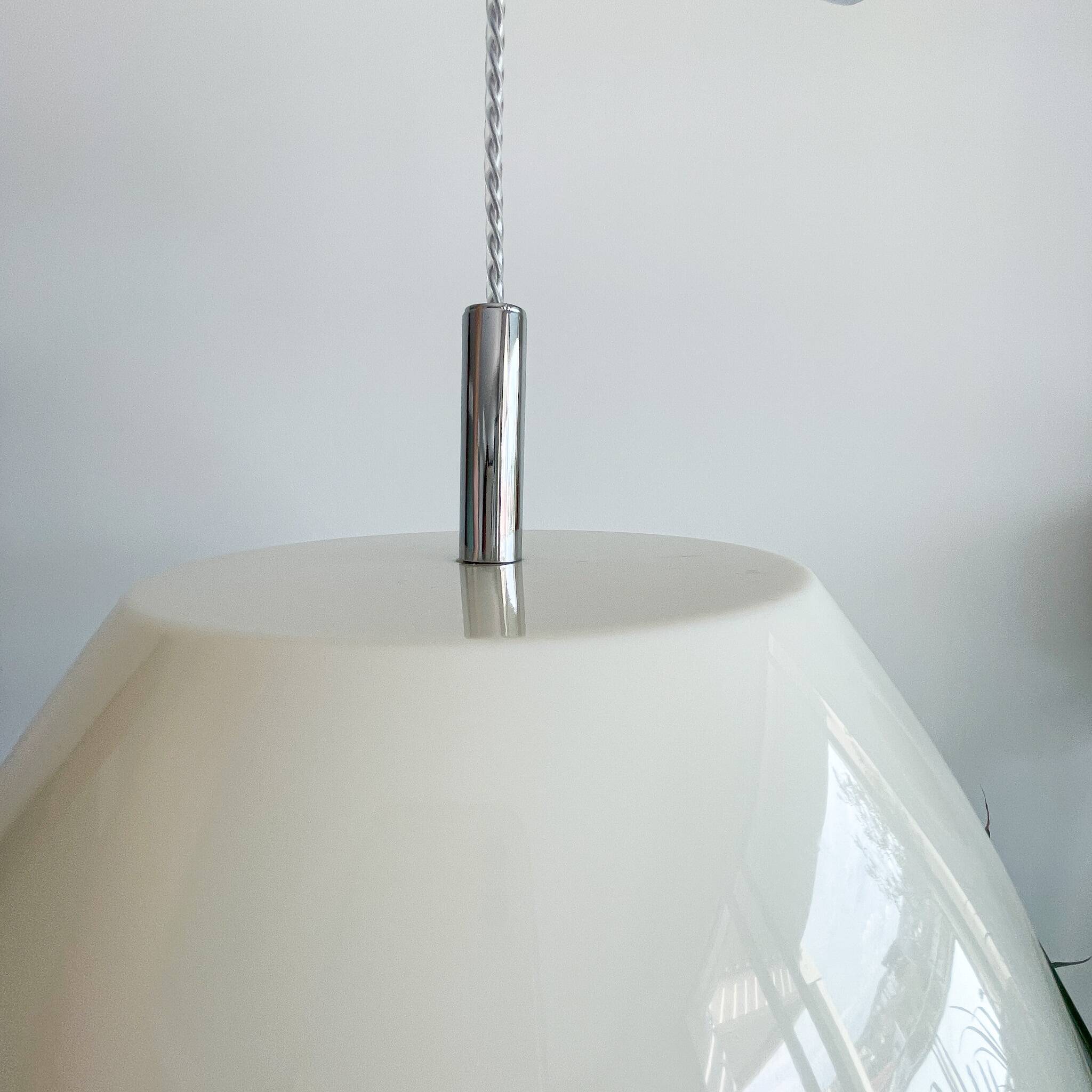 Suspension vintage en plastique